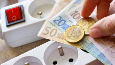 Από το σκαν των θεσμών οι νέες επιδοτήσεις στο ρεύμα - Στόχος να καλυφθεί το 70-80% των καταναλωτών