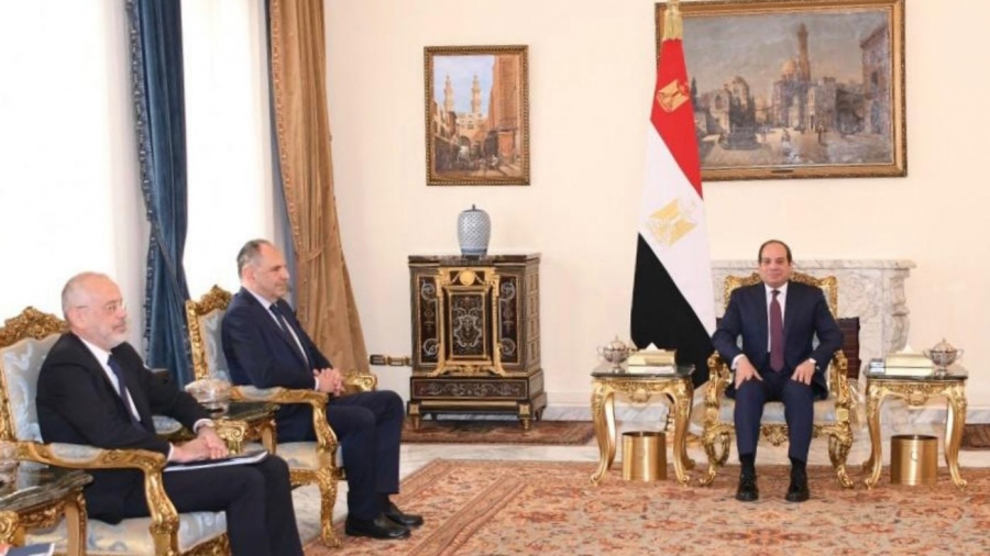 Στο Κάιρο ο Γεραπετρίτης - Συνάντηση με τον Πρόεδρο της Αιγύπτου για διμερή θέματα και την κρίση στη Μέση Ανατολή