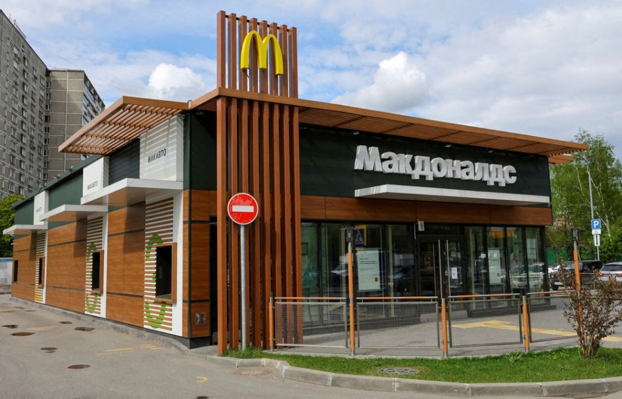 McDonald's: Θα έχει το δικαίωμα να ξαναγοράσει πίσω τα εστιατόριά της στη Ρωσία εντός 15ετίας