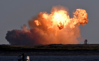 «Θρίαμβο» χαρακτηρίζει o Musk την... συντριβή του Starship SN8 στην πρώτη του πτήση για τον Άρη