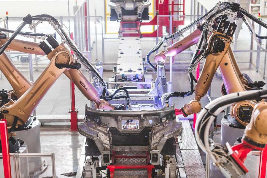 Υπερπαραγωγή: Οι Κινέζοι κατασκευάζουν περισσότερα αυτοκίνητα από όσα χρειάζονται