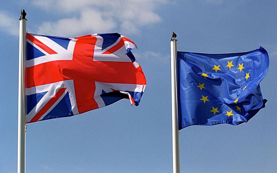 Η Βρετανία επιδιώκει συμφωνία ελευθέρου εμπορίου «μεταξύ ίσων» με την Ευρωπαϊκή Ένωση