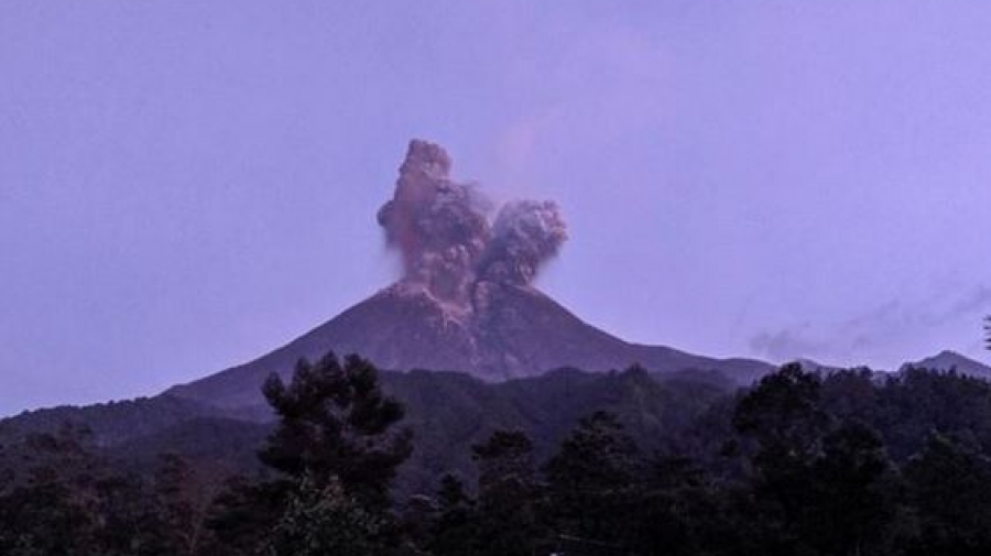 Σκηνικό καταστροφής στην Ινδονησία: Στους  13 οι νεκροί από την έκρηξη του ηφαιστείου Semeru – Στους 57 οι τραυματίες