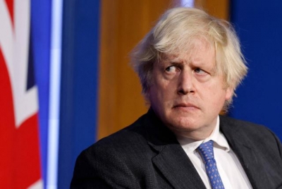 Μ. Βρετανία: Θα τη γλιτώσει ο Johnson; – Παραιτούνται κορυφαίοι σύμβουλοι του, δυσαρέσκεια πολιτών