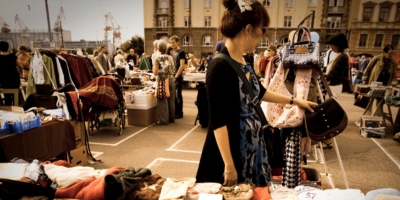 Με αγορές «δεύτερο χέρι» και ψωνίζοντας από εκπτωτικές αλυσίδες, αντιμετωπίζουν οι Ευρωπαίοι τον πληθωρισμό