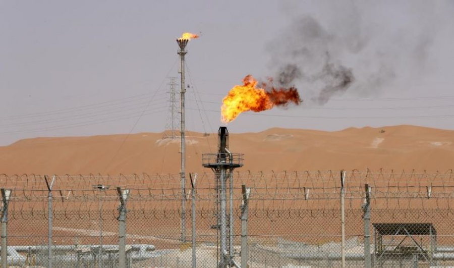 Πρόταση για μείωση της παραγωγής πετρελαίου κατά 1 εκατ. βαρέλια ημερησίως εξετάζει η Σαουδική Αραβία