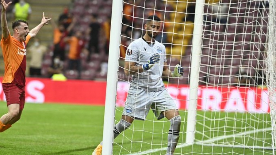 Γαλατάσαραϊ – Λάτσιο 1-0: Απίθανο αυτογκόλ από τον Στρακόσια (video)