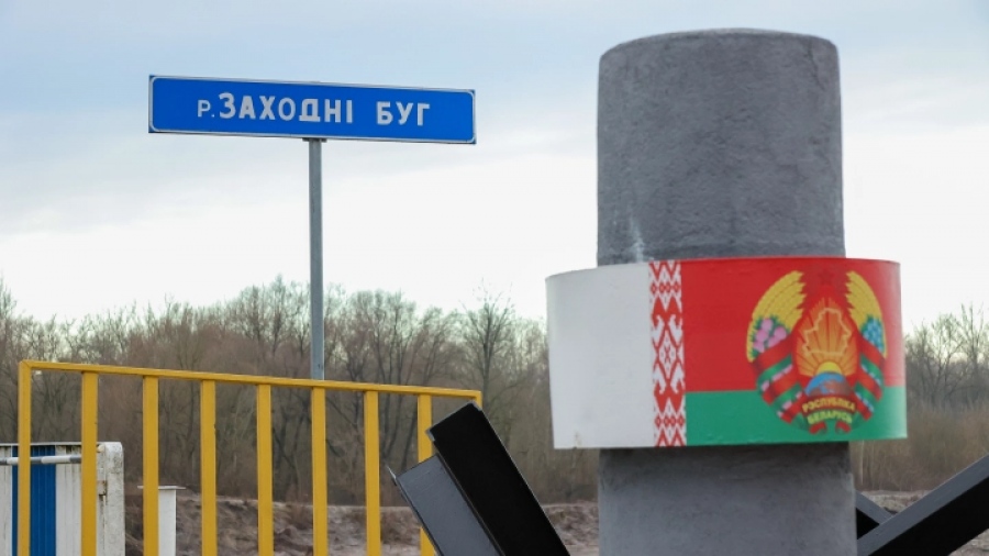 Αυξάνονται οι εντάσεις στα σύνορα Πολωνίας και Λευκορωσίας με παράνομες διελεύσεις μεταναστών