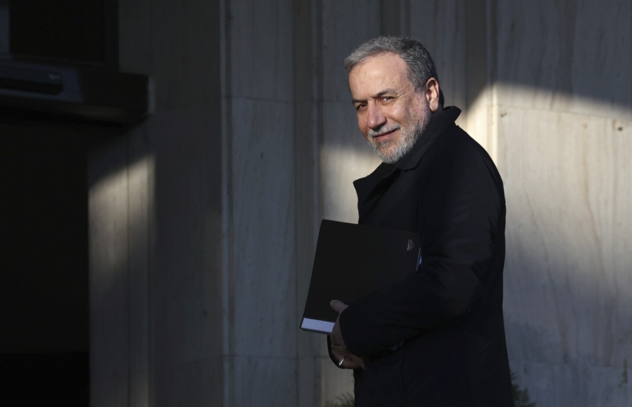 Ιράν: Διώξτε τις ΗΠΑ από την Μέση Ανατολή,  «τρύπια» αποδείχθηκε η ομπρέλα ασφαλείας