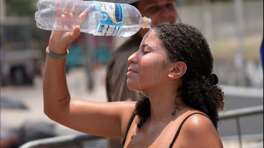 Μαστίζεται από κλιματικές ... αντιθέσεις η Βραζιλία - Το Ρίο βράζει στους 62,3 βαθμούς Κελσίου – Ασύλληπτες βροχές στον νότο