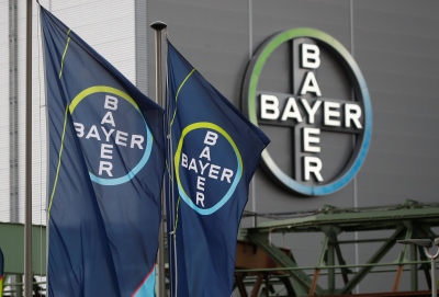 «Βουτιά» 20% για τη μετοχή της Bayer - Οι αποτυχημένες δοκιμές και η δικαστική ήττα για το Roundup