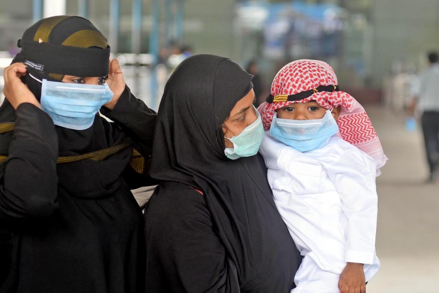 Γέμισαν οι Πακιστανοί τα τεμένη για την προσευχή της Παρασκευής, με μάσκες και χωρίς