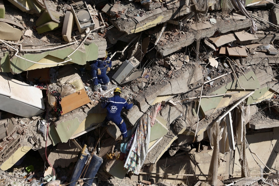 Φονικός σεισμός στην Τουρκία: Τουλάχιστον 48 συλλήψεις για λεηλασίες στις πληγείσες περιοχές