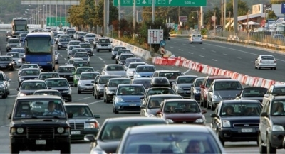 Μεγάλες καθυστερήσεις στην Αθηνών – Κορίνθου, μετά την ανατροπή νταλίκας