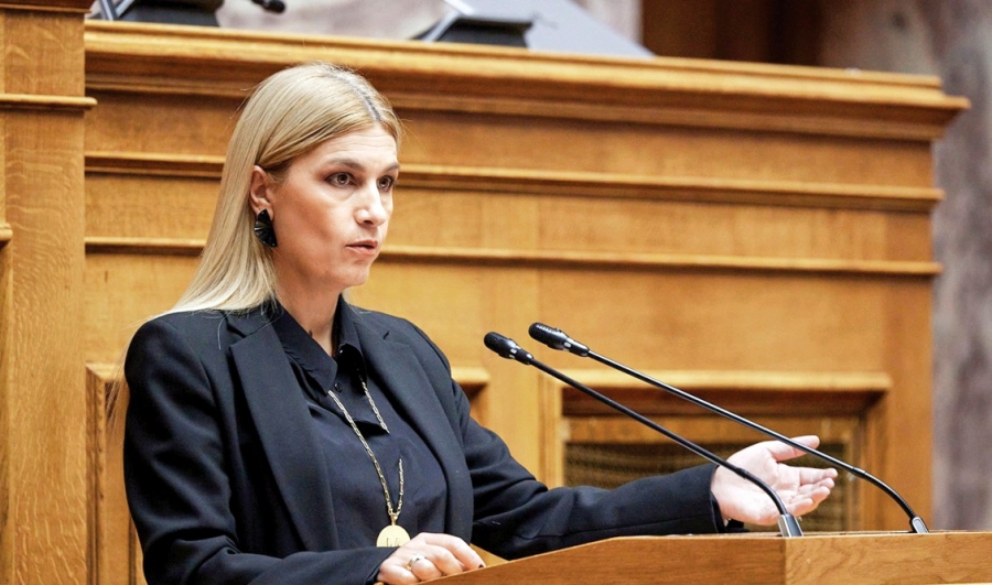 Βολουδάκη για επιστροφές μεταναστών: Η Ευρώπη χρειάζεται κοινή στρατηγική – Ατελείωτες οι ροές από την Λιβύη προς την Κρήτη