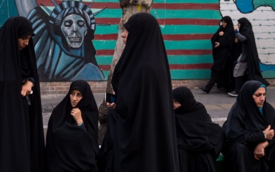 Το Ιράν επαναφέρει την αστυνομία ηθικής για να επιβάλει τον νόμο για την ένδυση των γυναικών