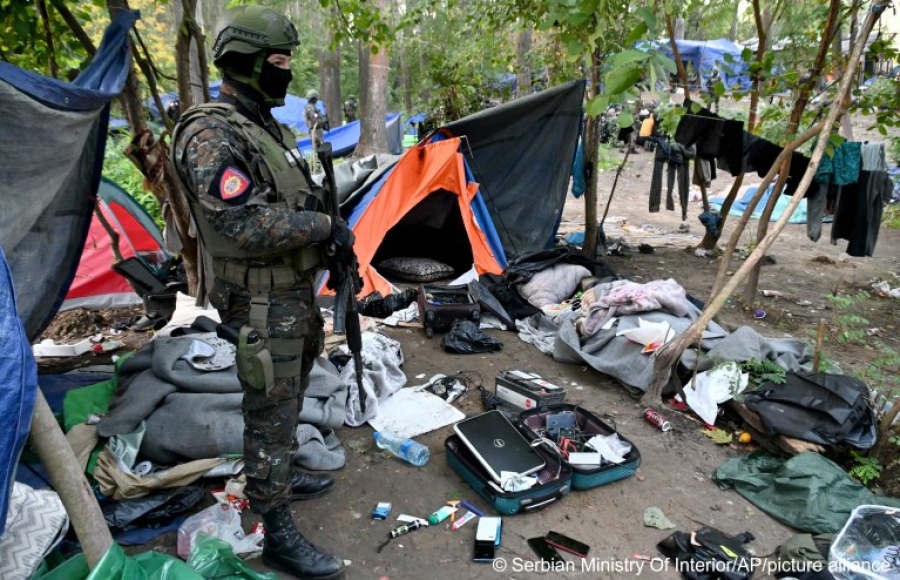 Τσουνάμι μεταναστών πλημμύρισε τη Σερβία το 2023