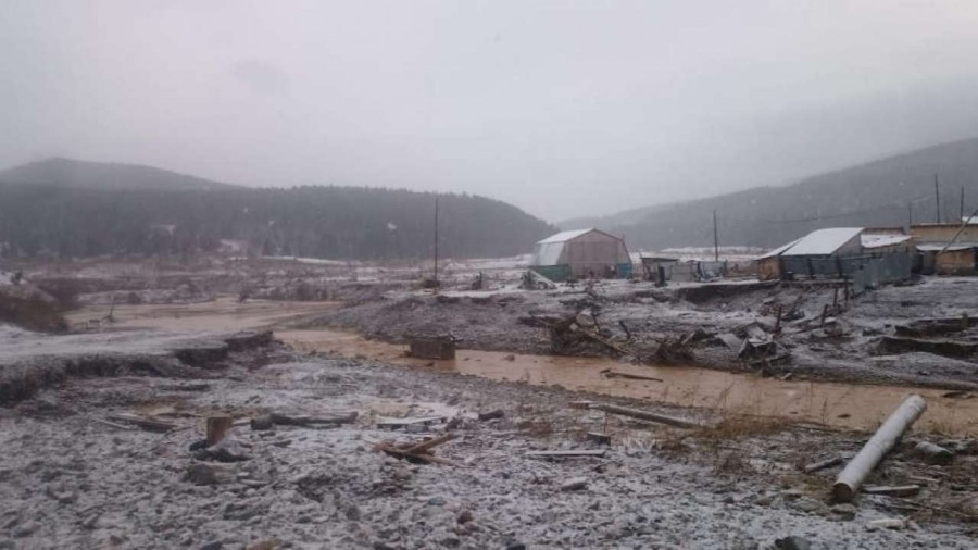 Σιβηρία: Τουλάχιστον 15 νεκροί και 13 αγνοούμενοι από την κατάρρευση φράγματος σε χρυσωρυχείο