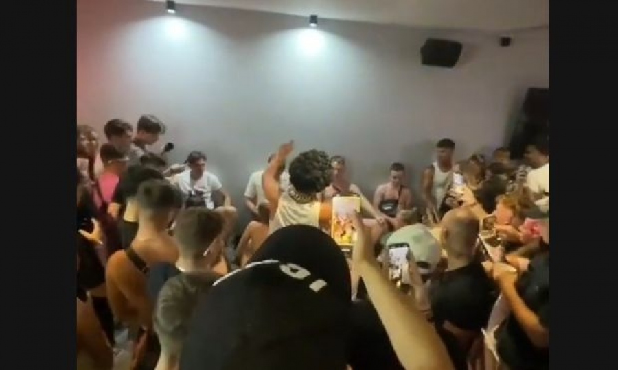 Αδιανόητο: Τουρίστες στη Ζάκυνθο έκαναν διαγωνισμό στοματικού έρωτα μέσα σε κλαμπ