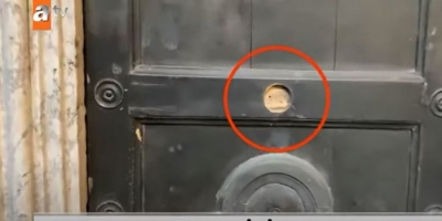 Χωρίς τέλος οι βανδαλισμοί στην Αγία Σοφία – Χάθηκε ιστορικό έμβλημα από την Αυτοκρατορική Πύλη