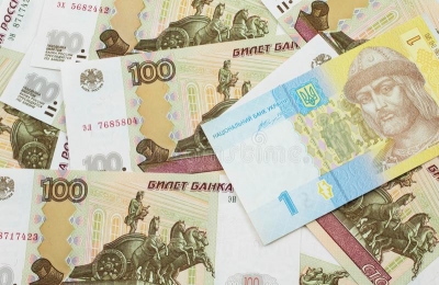 Ουκρανοί αφήνουν το χρίβνα και αγοράζουν προϊόντα με ρούβλια στην υπό ρωσική κατοχή Χερσώνα