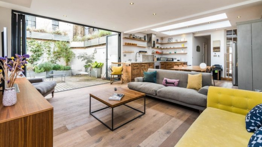 Πού κινούνται τιμές και κρατήσεις σε εξυπηρετούμενα διαμερίσματα στην Ευρώπη