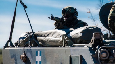 Tass: Η Ελλάδα αδειάζει το οπλοστάσιό της για να στείλει στην Ουκρανία πυρομαχικά που κοστίζουν εκατομμύρια ευρώ
