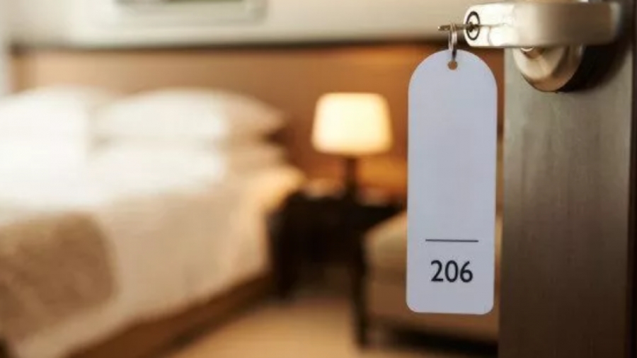 Χαλκιδική: Ιδιοκτήτης ενοικιαζόμενων έβαλε κρυφές κάμερες σε δωμάτια -Έμοιαζαν με φορτιστές, κατέγραψε 27 πελάτες