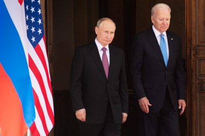 Εκατέρωθεν απειλές για την Ουκρανία - Biden: Σκληρή απάντηση - Putin: Κολοσσιαίο λάθος οι κυρώσεις