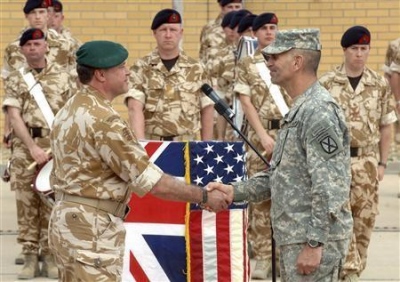 Στη φόρα βγάζει το Politico τα σχέδια Γαλλίας, Βρετανίας να στείλουν στρατεύματα στην Ουκρανία, πότε και γιατί