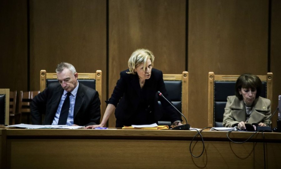 Δίκη Χρυσής Αυγής: Συνεχίζεται η μάχη για τις αναστολές - Αποφασίζεται ποιοι θα οδηγηθούν στη φυλακή - Διακοπή για σήμερα 16/10