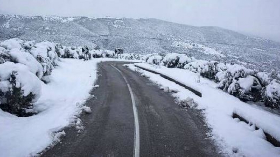 Κακοκαιρία Barbara: Προβλήματα στην κυκλοφορία οχημάτων σε Δυτική Ελλάδα και Πελοπόννησο - Που είναι απαραίτητες οι αλυσίδες