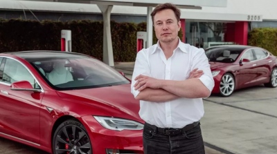 O Elon Musk πιέζει για μείωση του προσωπικού της Tesla κατά 20%