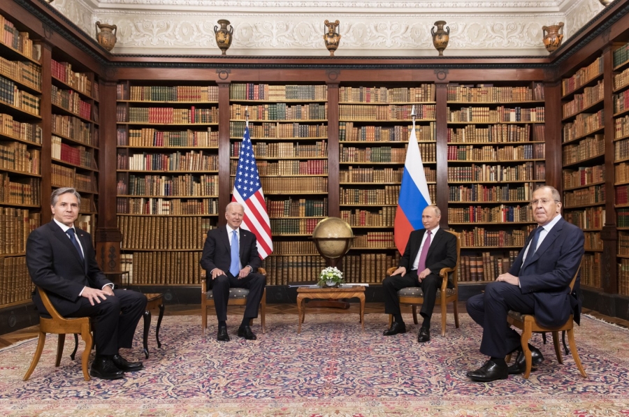 «Παγωμένα» χαμόγελα στη συνάντηση Biden - Putin - Συμφωνία για επιστροφή πρεσβευτών - Νέες συνομιλίες για τα πυρηνικά