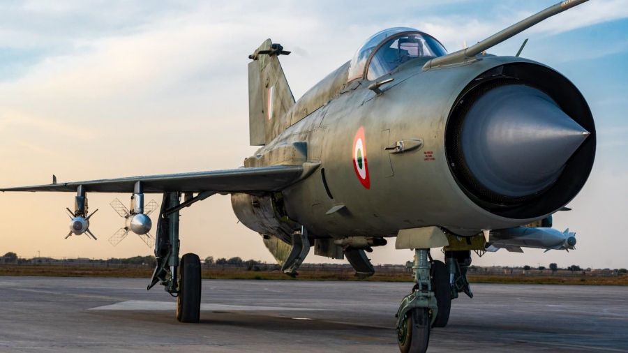«Κατέρριψε ένα υπερσύγχρονο F-16 και συγκλόνισε όλο τον πλανήτη» - Η Ινδία αποτίει φόρο τιμής στον θρυλικό μαχητικό MiG - 21