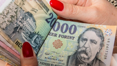 Ο μέσος μισθός στην Ουγγαρία αυξήθηκε κατά 15% - Από τις μεγαλύτερες αυξήσεις μισθών των τελευταίων δεκαετιών