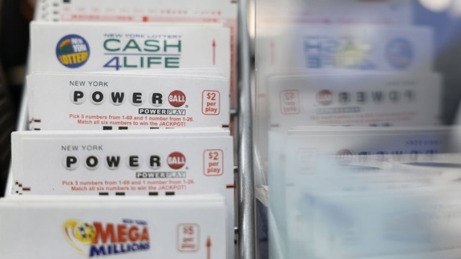 Μυστηριώδης «διαίσθηση» χαρίζει δεύτερο λαχείο σε 3 μήνες - Γυναίκα κερδίζει ξανά 50.000 δολάρια