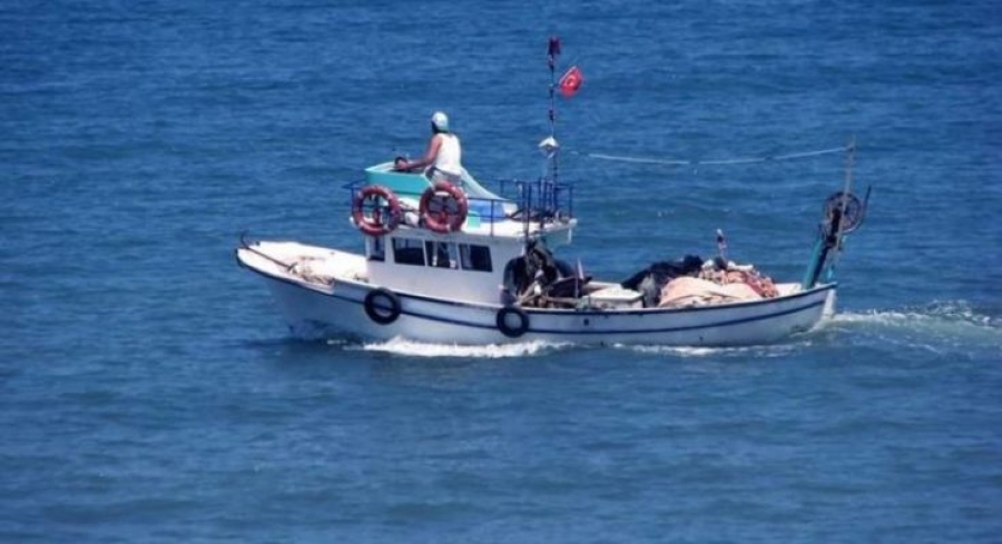 Οι Τούρκοι ψαράδες φθάνουν μέχρι την Εύβοια - Εγκαταλείπουν οι Έλληνες