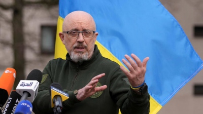 Reznikov (ΥΠΑΜ Ουκρανίας): Τα πυρομαχικά διασποράς θα χρησιμοποιηθούν για την απελευθέρωση εδαφών μας