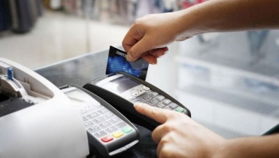 Τα προιόντα χωρίς απόδειξη δίνουν εκπτώσεις έως 50% - Ένας «ΕΝΦΙΑ» το χρόνο χάνετε από τη μη χρήση καρτών στις συναλλαγές