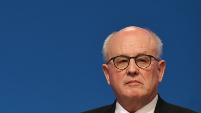 Kauder (CDU): Καμία συμφωνία στην κυβέρνηση για το προσφυγικό - Πρόκειται για σοβαρό θέμα