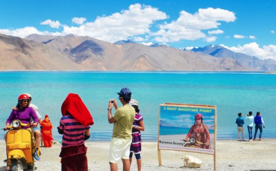 Δεν παλεύονται οι Βρετανοί τουρίστες στα... παράπονα - Σαν να διαγωνίζονται στο «Ηλίθιος - Πανηλίθιος»