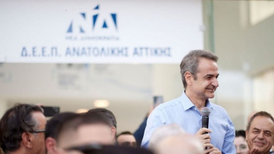 Τι και αν τα μαλλιά άσπρισαν...παραμένει στο τιμόνι της ΝΔ και θέλει νέα γαλάζια νίκη στις εκλογές