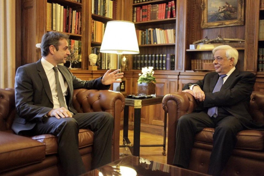 Παρέμβαση Παυλόπουλου για το Σκοπιανό ζήτησε ο Μητσοτάκης - Βαθιά προβληματική η συμφωνία, να έρθει στη Βουλή πριν υπογράψει ο Τσίπρας