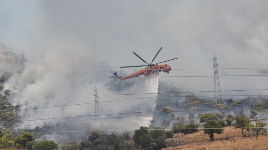 Προειδοποιεί το Αστεροσκοπείο για την πυρκαγιά στη Νέα Πέραμο – Θα ενισχυθούν οι άνεμοι