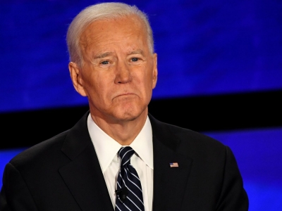 Joe Biden: «Συγκλονισμένος» από τους πυροβολισμούς κοντά στο Σικάγο, δηλώνει ότι θέλει να συνεχίσει τον αγώνα κατά της βίας με όπλα