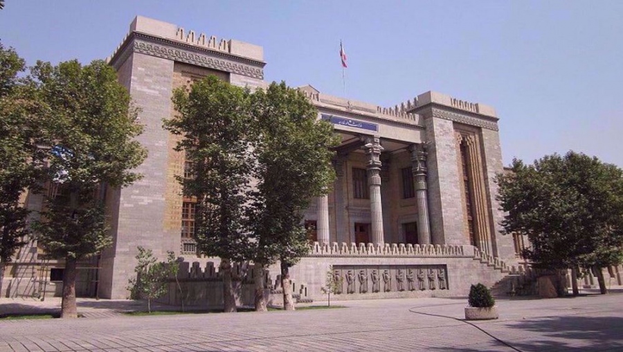 Το Ιράν κάλεσε εσπευσμένα τον Βρετανό πρέσβη – Ζήτησε εξηγήσεις για τις κατηγορίες περί εμπλοκής στη βάση Fairford
