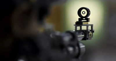 Νόμος Zelensky: Εισάγεται η εκπαίδευση μαθητών γυμνασίου και λυκείου στα όπλα