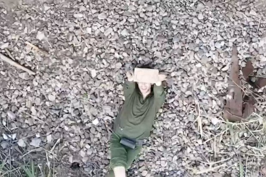 Τραυματισμένος Ουκρανός στρατιώτης παραδόθηκε σε... ρωσικό drone για να επιβιώσει