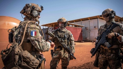Αποκάλυψη Politico: Ο Γάλλος επιτελάρχης σχεδίαζε να στείλει στρατό στην Ουκρανία μήνες πριν τη δήλωση Macron